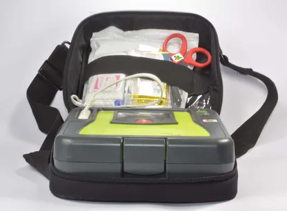 Defibrylatory AED