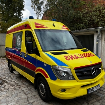 WYNAJEM ambulans Mercedes Sprinter 316 z wyposażeniem, 2014 rok