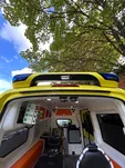 AMBULANS FORD TRANSIT / r. 2017 / z noszami Stryker M-1 i rampą - 20