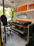 AMBULANS FORD TRANSIT / r. 2017 / z noszami Stryker M-1 i rampą - 23