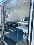 AMBULANS VW CRAFTER / r. 2020 / nosze Ferno Mondial + rampa / 3,5 DMC - 17