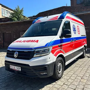 AMBULANS VW CRAFTER / r. 2020 / nosze Ferno Mondial + rampa / 3,5 DMC