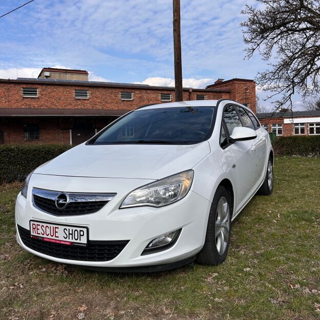 Opel Astra 1.7 Diesel Sports Tourer r. 2011
