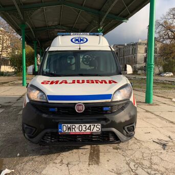 Ambulans Fiat DOBLO z wyposażeniem, 2020 rok, DWR0347S