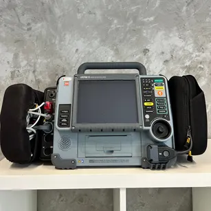 Defibrylator LIFEPAK 15 / r. 2018 / polskie menu i panel przyciskowy - VM