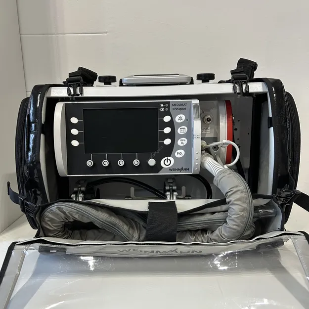 Respirator WEINMANN model MEDUMAT Transport / butla 2.7l, ładowarka i uchwyt karetkowy